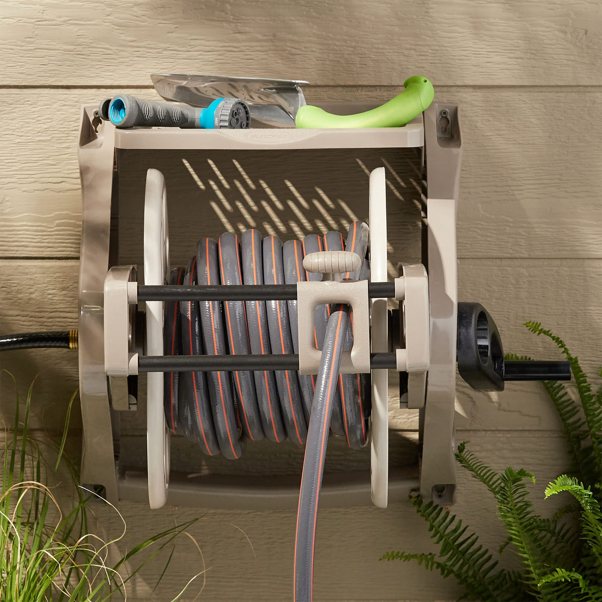 Wall-Mount Hose Reel with Storage Tray A679